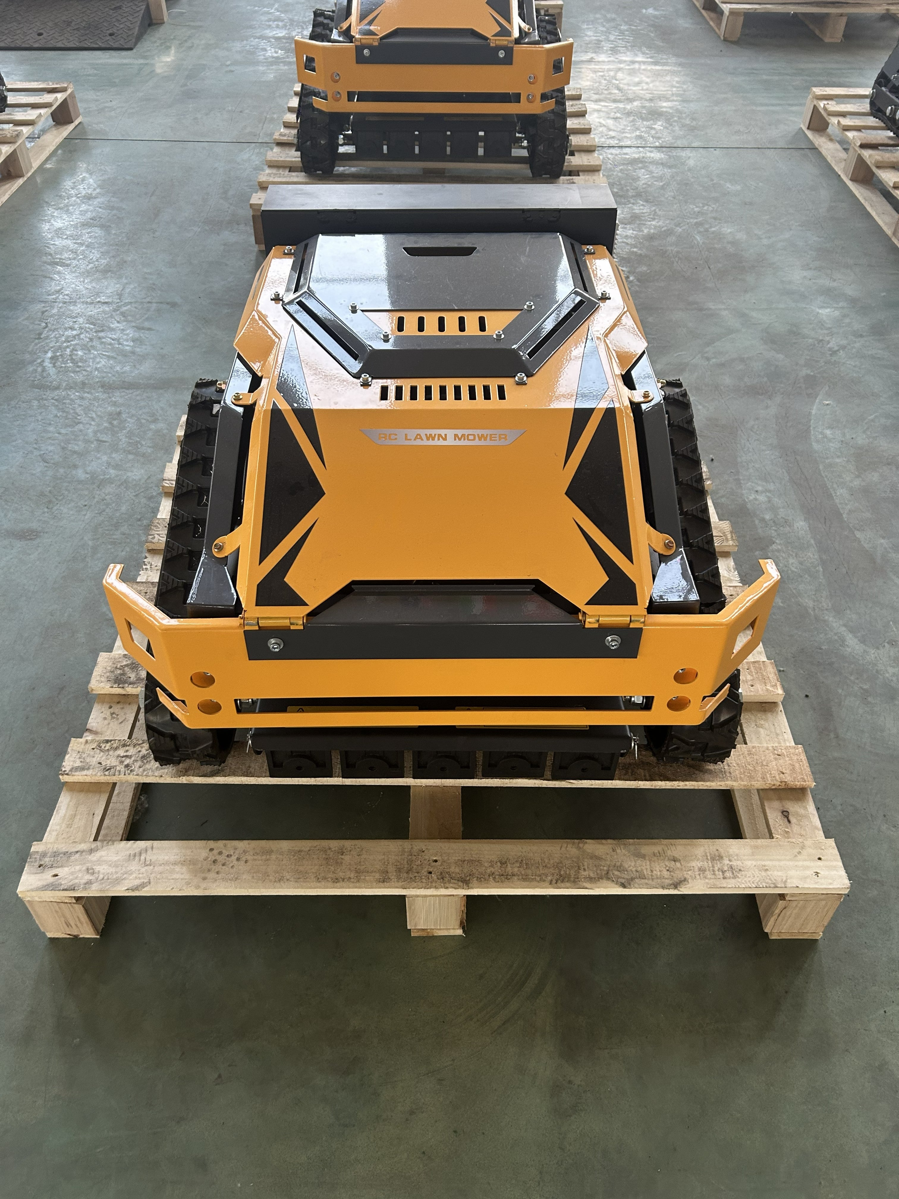 RM500 225cc Petrol Engine Remote Control Rotary Mower